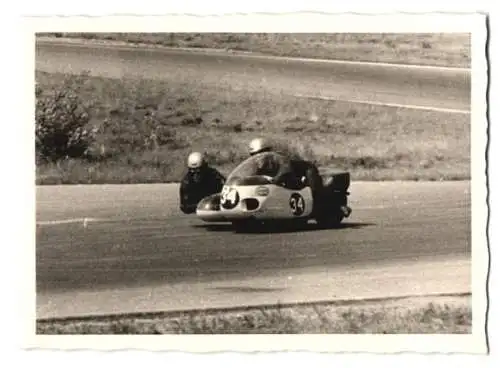 Fotografie Motorrad-Rennen, Seitenwagen-Rennen 1971, Owesle / Kramer URS mit Startnummer 34