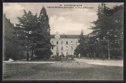 AK Nantes-Doulon, Hôpital Militaire Broussais, la Cour d`Honneur