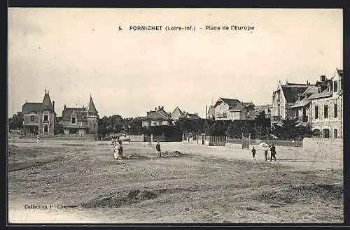 AK Pornichet, Place de l`Europe et maisons environnantes