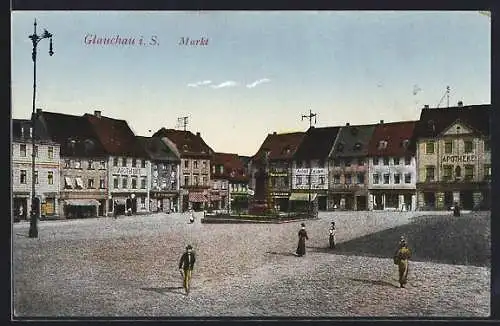 AK Glauchau i. S., Geschäftshaus Adolf Feige und weitere Geschäfte am Marktplatz