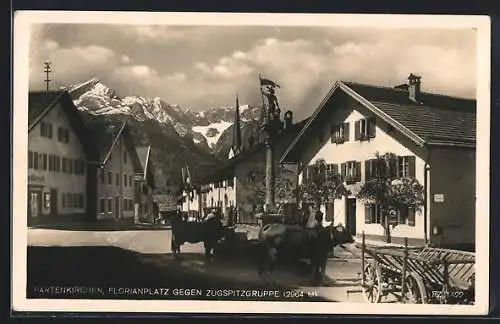 AK Partenkirchen, Florianplatz gegen Zugspitzgruppe