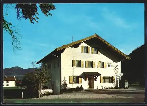 AK Rottau / Chiemgau, Gasthaus u. Pension Fischerstüberl, Bes. Fam. J. u. L. Scheck, Aussenansicht des Hotels