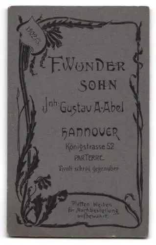 Fotografie F. Wunder Sohn, Hannover, Königstrasse 52, Porträt einer jungen Frau