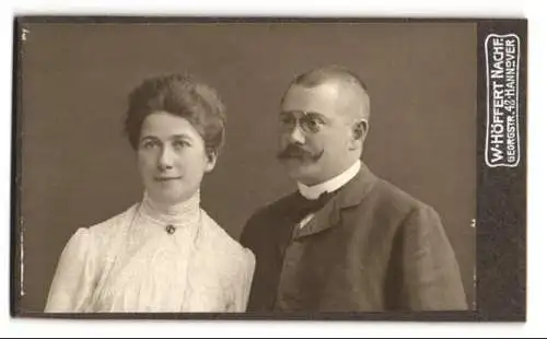 Fotografie W. Höffert Nachf., Hannover, Georgstr. 42, Portrait eines Paares