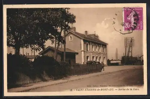 AK Saint-Etienne-de-Mont-Luc, Sortie de la Gare