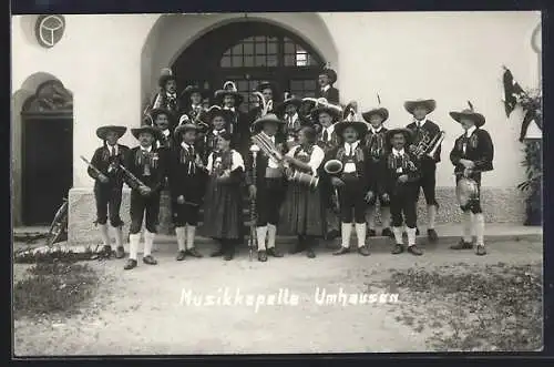 Foto-AK Umhausen, Musikkapelle posiert mit Instrumenten