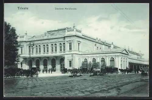 AK Trieste, Satzione Meridionale, Kutschen vor dem Bahnhof