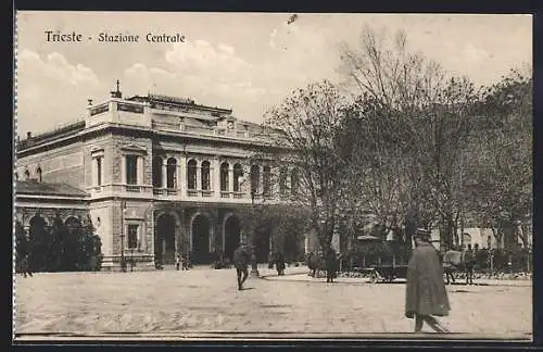 AK Trieste, Stazione Centrale, Bahnhof mit Passanten