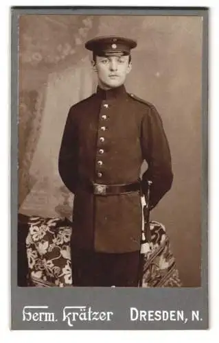 Fotografie Hermann Krätzer, Dresden, Königsbrückerstr. 51, Porträt eines Soldaten in Uniform