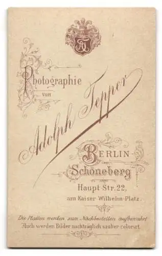 Fotografie Adolph Tepper, Berlin-Schöneberg, Hauptstr. 22, Kleines Mädchen in weissem Kleid