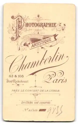 Fotografie Chamberlin, Paris, Boulevard Rochechouart 63 & 108, Porträt eines eleganten Mannes mit Bart