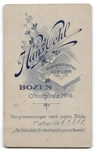 Fotografie Hans Pohl, Bozen, Obstplatz No. 6, Porträt eines eleganten Mannes mit Schnurrbart