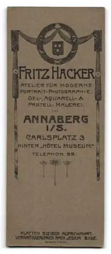 Fotografie Fritz Hacker, Annaberg i. S., Carlsplatz 3, Dame mit Blumengesteck