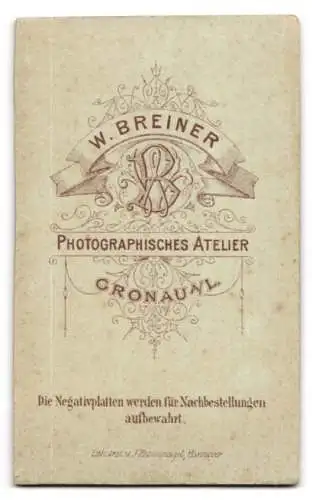 Fotografie W. Breiner, Gronau a. L., Kleine Junge im eleganten Anzug