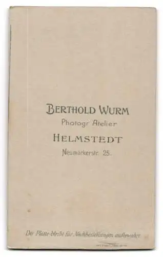 Fotografie Berthold Wurm, Helmstedt, Neumärkerstr. 25, Porträt eines jungen Mannes