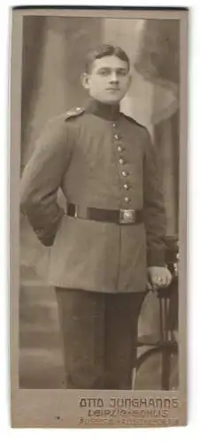 Fotografie Otto Junghanns, Leipzig-Gohlis, Äussere Hallesche Str. 119, Junger Soldat in Uniform