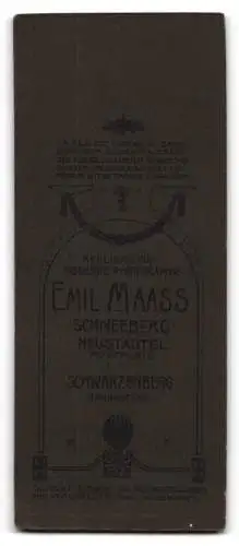 Fotografie Emil Maass, Schwarzenberg, Bahnhofstr., Ein Soldat in Uniform mit Handschuhen