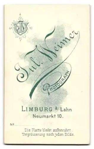 Fotografie Jul. Weimer, Limburg a. Lahn, Neumarkt 10, Porträt eines eleganten Mannes mit Schnurrbart