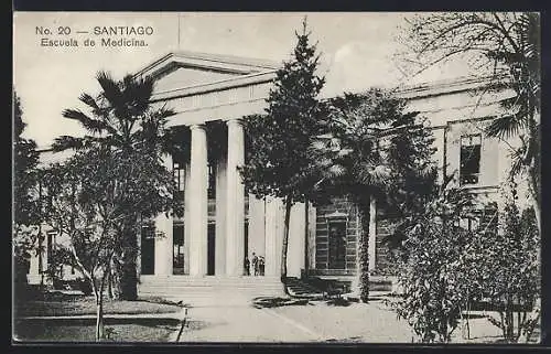 AK Santiago, Escuela de Medicina