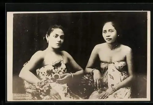 AK Singapore, Malay women