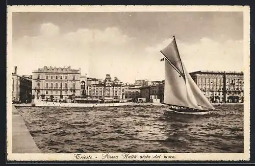 AK Trieste, Piazza Unità vista dal mare