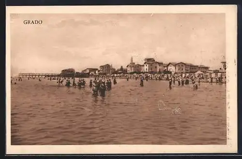 AK Grado, Badegäste im Meer