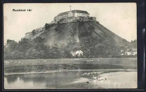 AK Munkácsi vár, Blick hinauf zur Burg