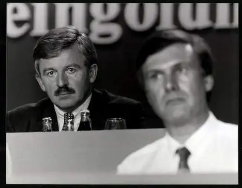 Fotografie Sepp Spiegl, Bonn, Jürgen Möllemann und Wolfgang Gerhardt auf dem FDP-Bundesparteitag in Mainz