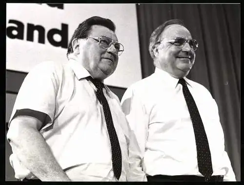 Fotografie Sven Simon, Bonn, Bundeskanzler Helmut Kohl, CSU-Vorsitzender Franz-Josef Strauss