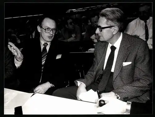 Fotografie Sven Simon, Bonn, Regierender Bürgermeister Hans-Jochen Vogel, SPD-Landesvorsitzender Peter Glotz