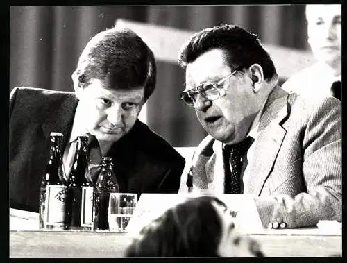 Fotografie Sven Simon, Bonn, CSU-Vorsitzender Franz-Josef Strauss, CSU-Generalsekretär Otto Wiesheu