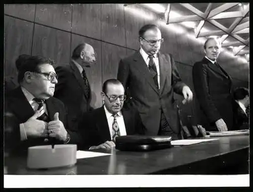 Fotografie Werek, Bonn, Franz-Josef Strauss, Helmut Kohl, CDU /CSU-Fraktionssitzung in Bonn