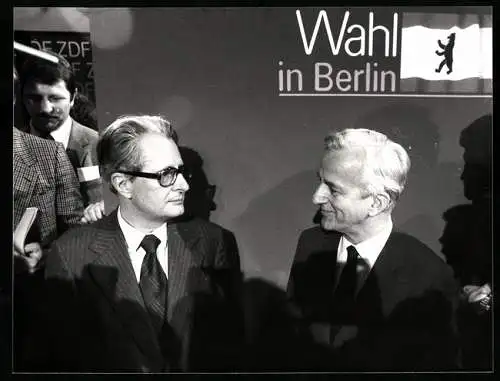 Fotografie Werek, Bonn, Jochen Vogel und Richard v. Weizsäcker nach der Berlin-Wahl 1981