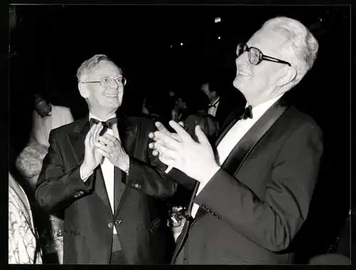 Fotografie Sven Simon, Bonn, Bundesfinanzminister Karl Schiller, Hans-Jochen Vogel auf dem Bundespresseball