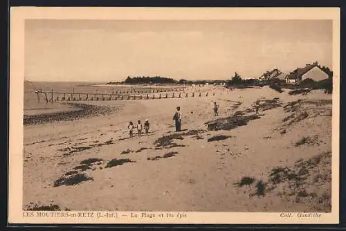 AK Les Moutiers-en-Retz, La Plage et les épis