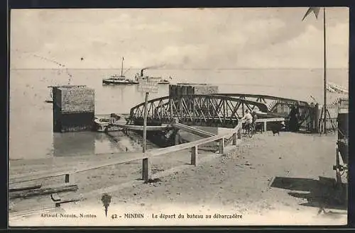 AK Mindin, Le départ du bateau au debarcadere