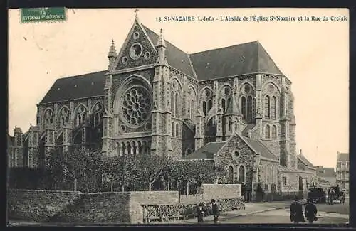 AK St-Nazaire /L.-Inf., L`Abside de l`Église St-Nazaire et la Rue du Croisic