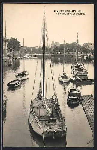 AK Pornic /Loire-Inf., Le Port vers le Château