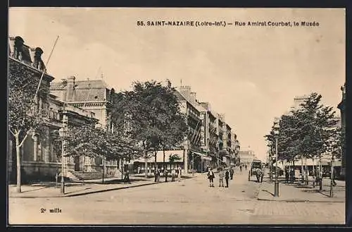 AK Saint-Nazaire /Loire-Inf., Rue Amiral Corubet & le Musée