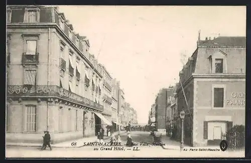 AK Saint-Nazaire, Rue Villez-Martin au Grand Hôtel, Strassenpartie