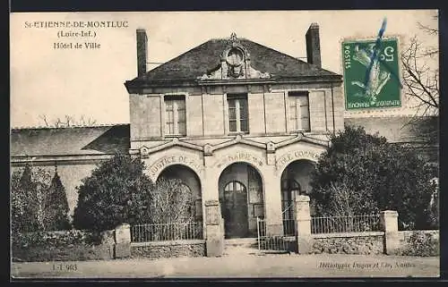 AK St-Etienne-de-Montluc, Hôtel de Ville