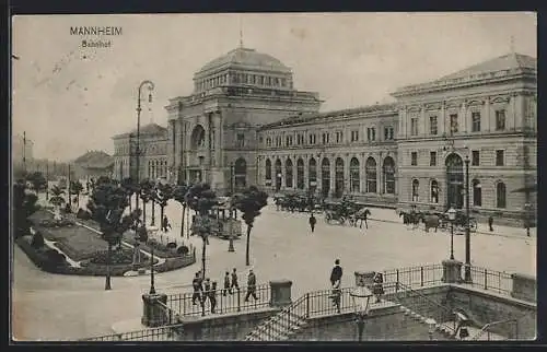 AK Mannheim, Strassenpartie am Bahnhof