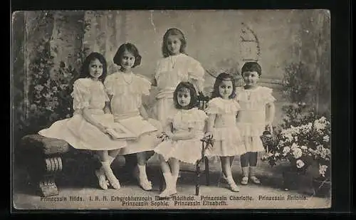 AK Prinzessinnen Maria Adelheid, Charlotte, Hilda und Antonia von Luxemburg in weissen Kleidern