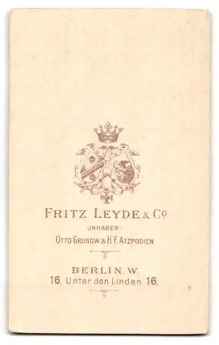 Fotografie Fritz Leyde & Co., Berlin, Unter den Linden 16, Portrait eines Paares