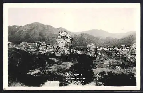 AK El Zapato /Cap del Monte, Steinformation vor Bergpanorama