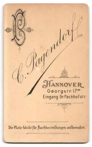 Fotografie C. Pagendorf, Hannover, Georgstrasse 17, Brustporträt eines Mannes mit Brille und Schnurrbart