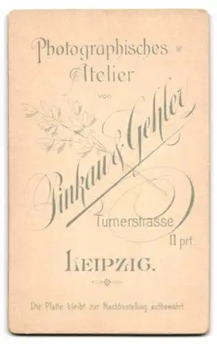 Fotografie Pinkau & Gehler, Leipzig, Turnerstrasse 11, Porträt einer Frau in weisser Bluse