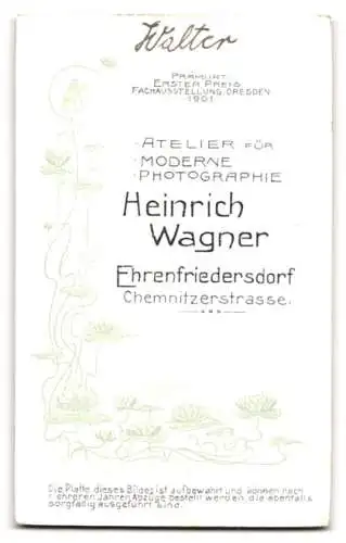 Fotografie Heinrich Wagner, Ehrenfriedersdorf, Chemnitzerstrasse, Kleinkind auf elegantem Sessel