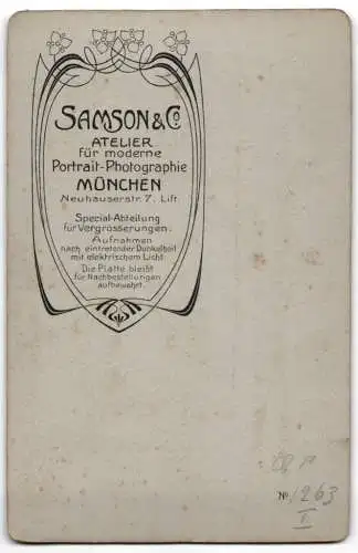 Fotografie Samson & Co., München, Neuhauserstr. 7, Dame auf einem Stuhl sitzend