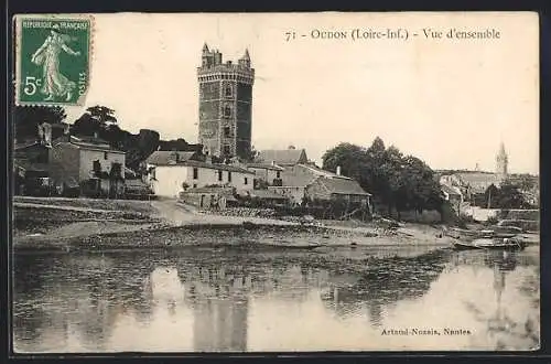 AK Oudon, Vue d`ensemble avec tour médiévale et rivière